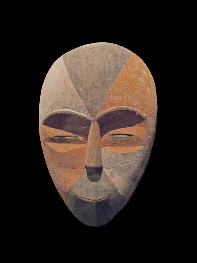 Artist from Galwa people - Dance mask